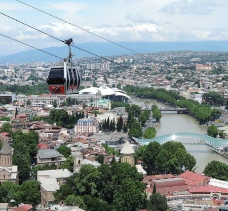 Уикенд Тбилиси в апреле: хорошие отели в центре с завтраками от 285€