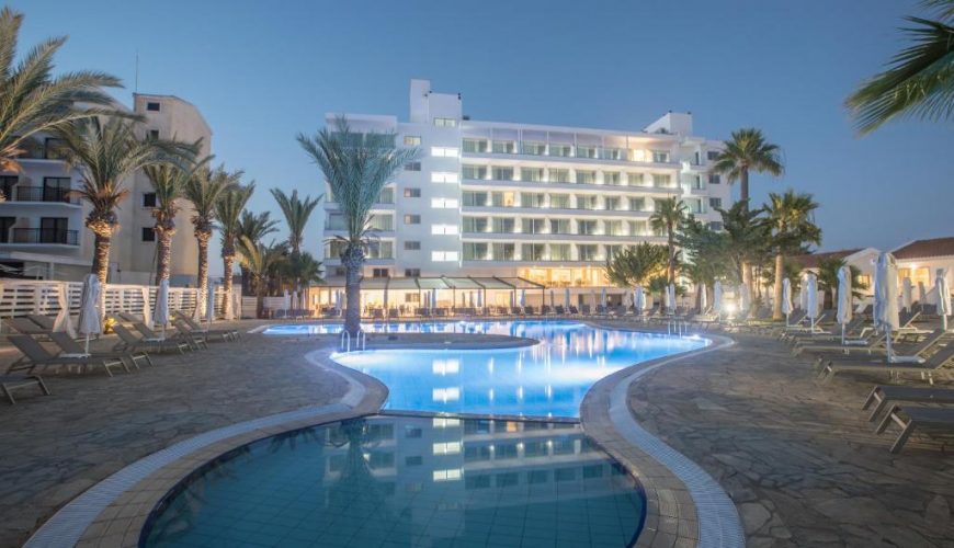 Кіпр, чудовий готель Bohemian Gardens Hotel 4* з високим рейтингом, сніданки + вечері (виліт з Кишинева)