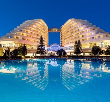 Уикенд в шикарном отеле на скале в центре Анталии с видом «на миллион» —  Ramada Plaza Antalya 5*